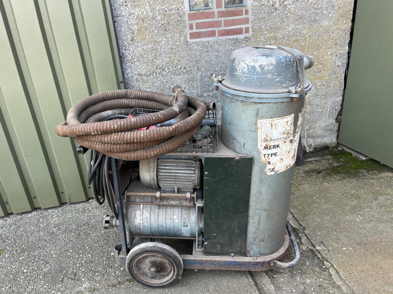 Industrieele stofzuiger. 380Volt