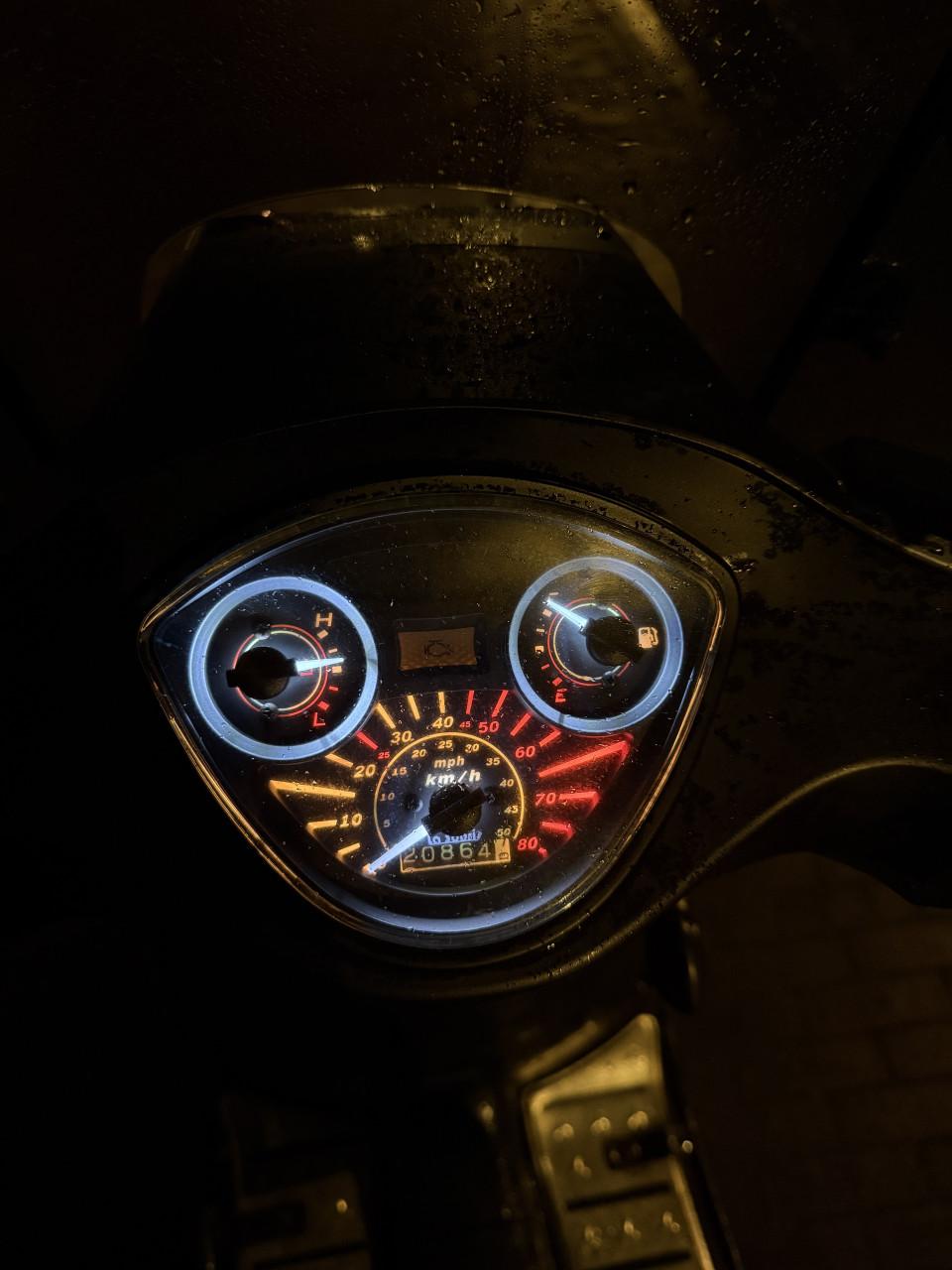 La Souris Sourini Special Edition Matt Black Geel kenteken