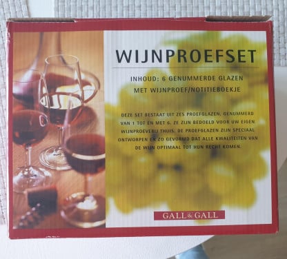 Wijnproefset met 6 genummerde glazen en notitieblok in doos