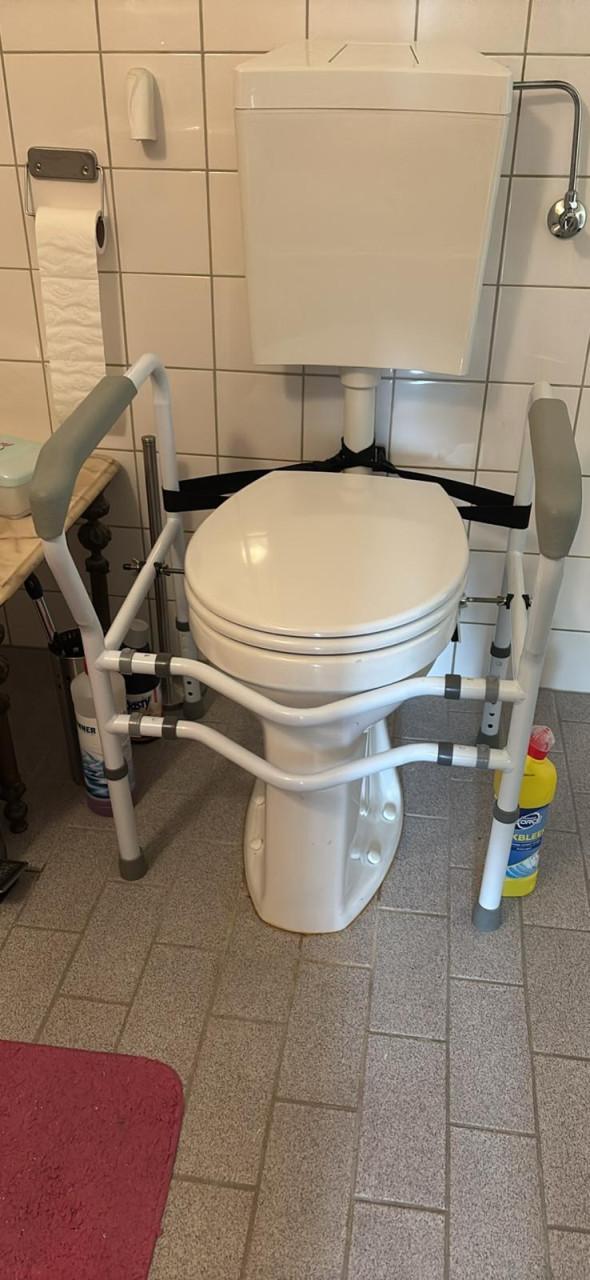 Toiletombouw sta op hulp ( senioren )