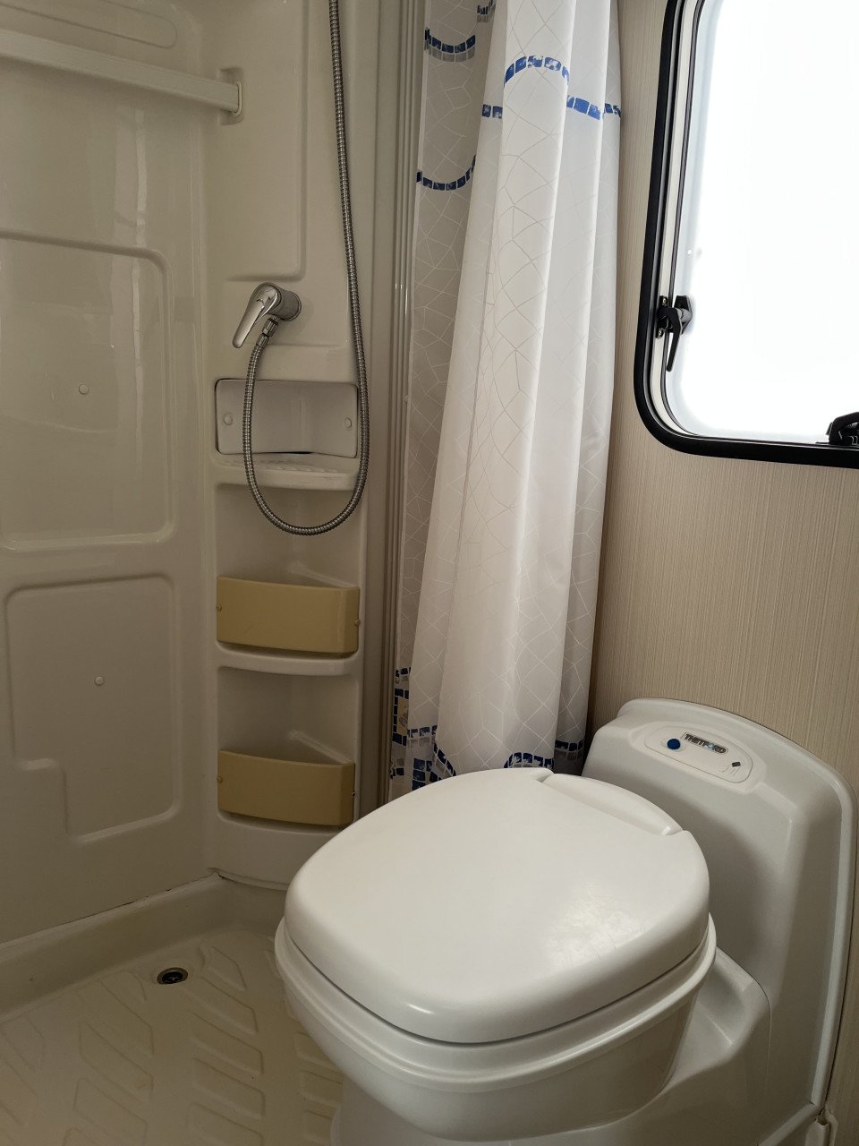 Camper Ford Benimar sport 310  2009 voor de aantrekkelijke prijs van