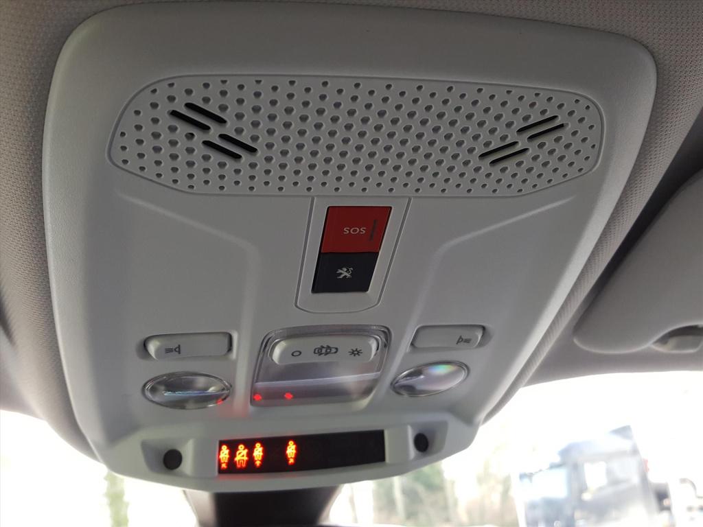 Peugeot 2008 allure 1.5 bluehdi 130pk automaat (eat8) apple carplay & andro