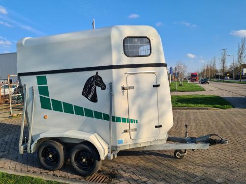 Paardentrailer verhuur