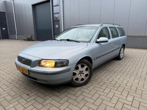 Volvo V70 2.4 Comfortline 7 zitter Jaar Apk