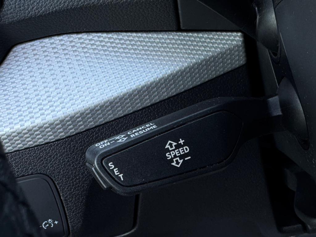 Audi Q2 35 tfsi s edition * virtual cockpit * carplay * keyless * camera