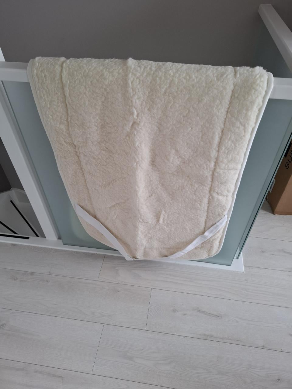 Gloednieuwe wollen onderdeken Capas
