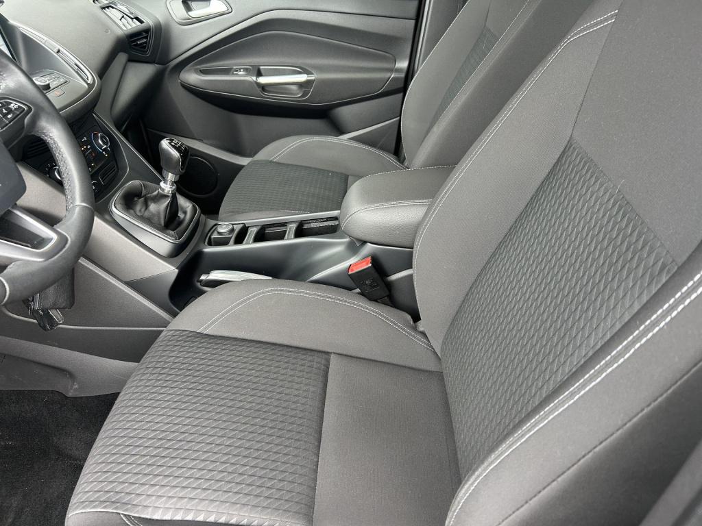 Ford C-max 1.5 titanium mooie staat|lage km stand