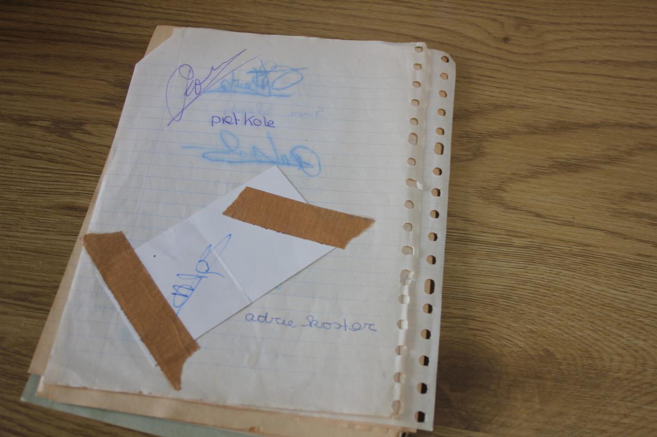 Voetbal plaatjes + handtekeningen.. World cup 1978