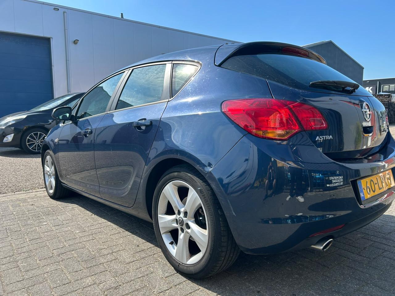 Opel Astra 1.4 Turbo Edition Airco Cruise 17" LM Regensensor Opel Eye APK
