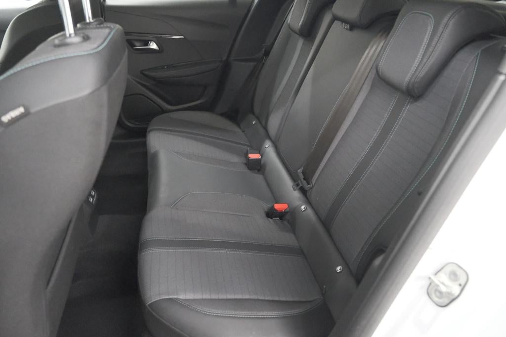 Peugeot 208 puretech 75 allure | camera | apple carplay | parkeersensoren |