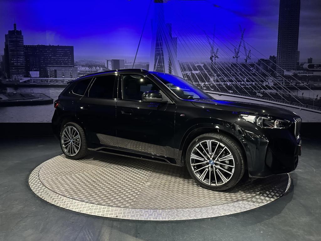 BMW X1 xdrive30e m-pakket *pano*hud*360camera*