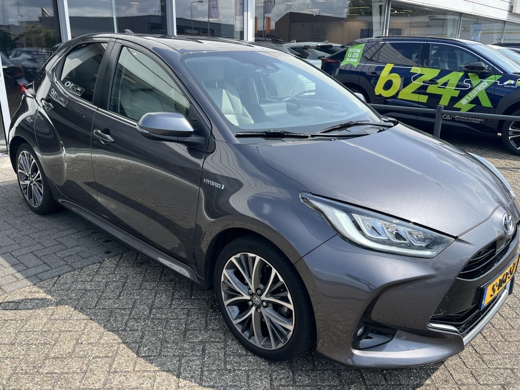 Toyota Yaris | net binnen | 1.5 hybrid executive | leer | head-up display |