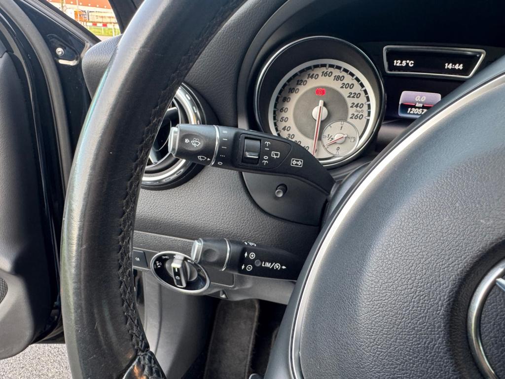 Mercedes-Benz Gla-klasse 180 ambition style automaat , afneembare trekhaak 