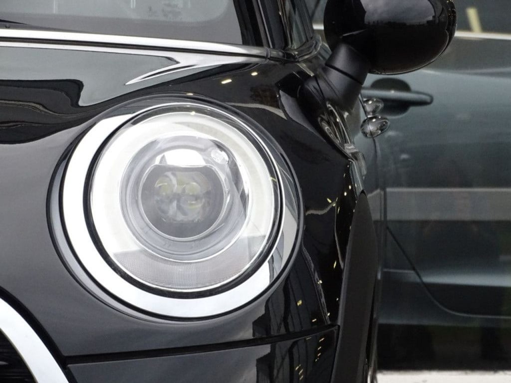 Mini Cooper mini 1.5 serious business automaat | jcw pack | king's cross