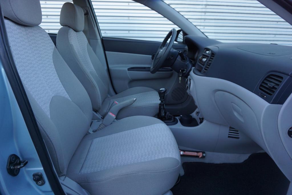 Hyundai Accent 1.6i dynamic airco / elektr. ramen / trekhaak / nap