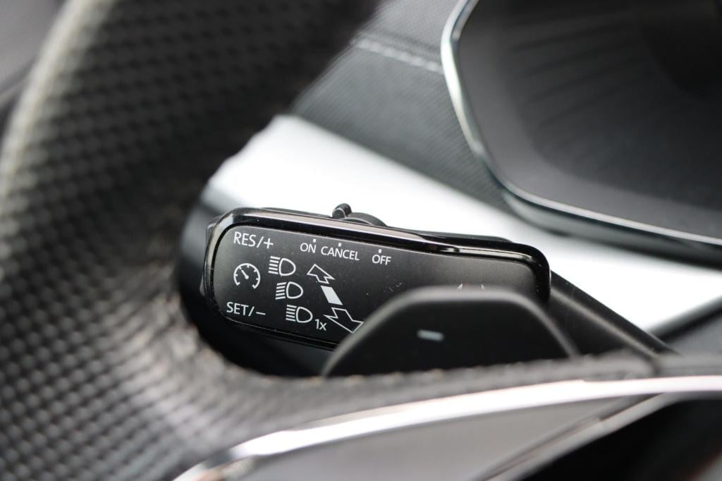 Skoda Octavia combi 1.4 tsi iv style 204pk dsg6 panorama dak | keyless | me