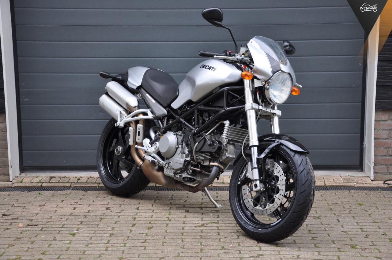 Ducati Monster S2R 1000 9500 kilometers!