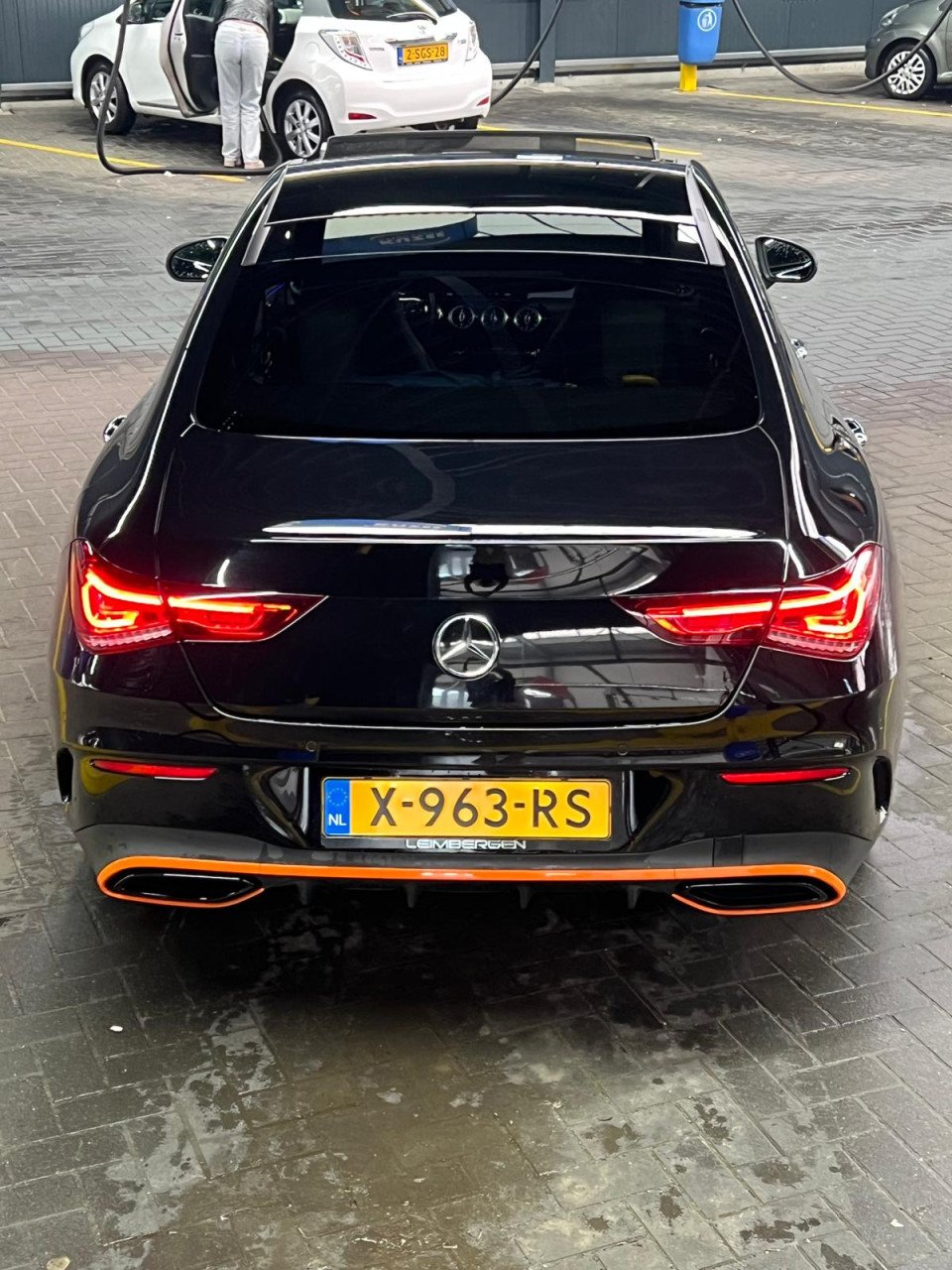 Mercedes cla orange edition