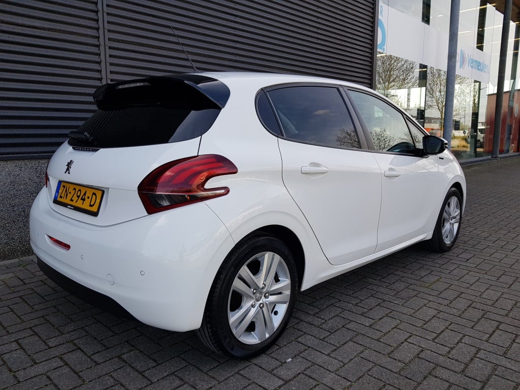 Peugeot 208 signature 1.2