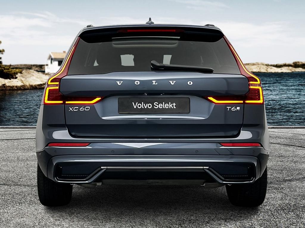 Volvo XC60 t6 398pk recharge ultra dark| pano| hud| 360camera|