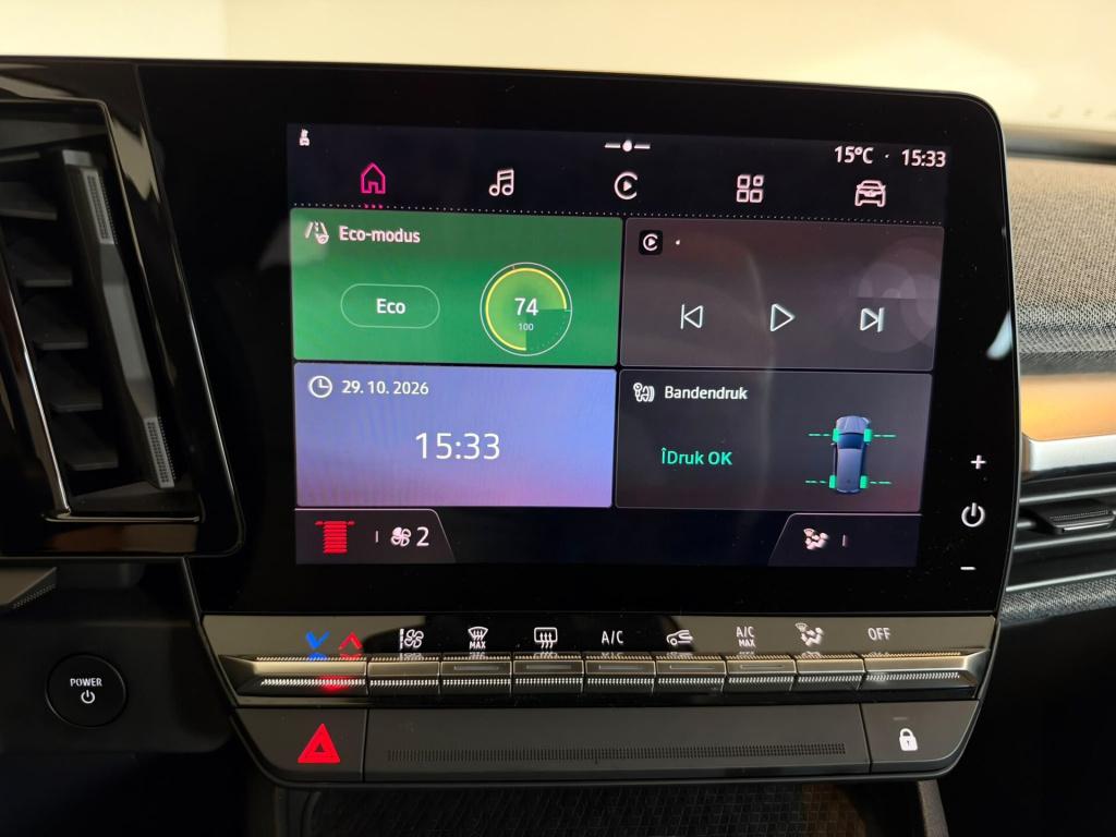 Renault Megane E-tech ev40 standard charge equilibre