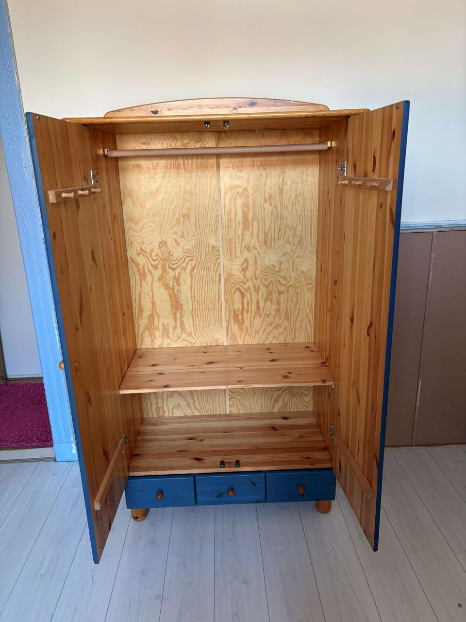 Commode en kledingkast