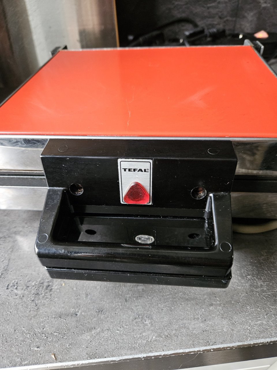 Mooie jaren 70 Tefal Retro Contactgrill in de kleur rood/oranje...