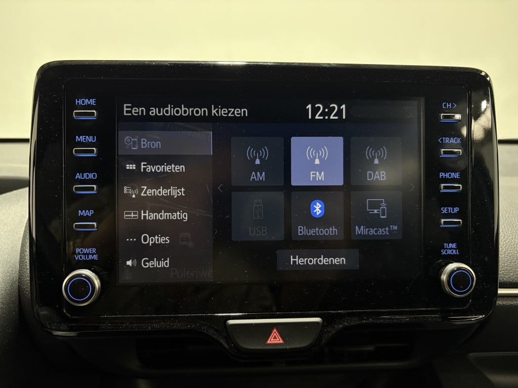 Toyota Yaris 1.5 hyb. executive | navi | bsm | stoelverw. |