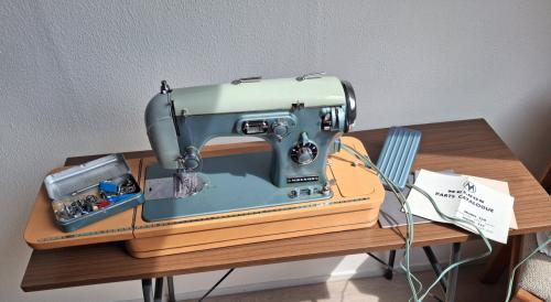Melson naaimachine izgst (vanwege gewicht alleen ophalen geen koeriersdiens