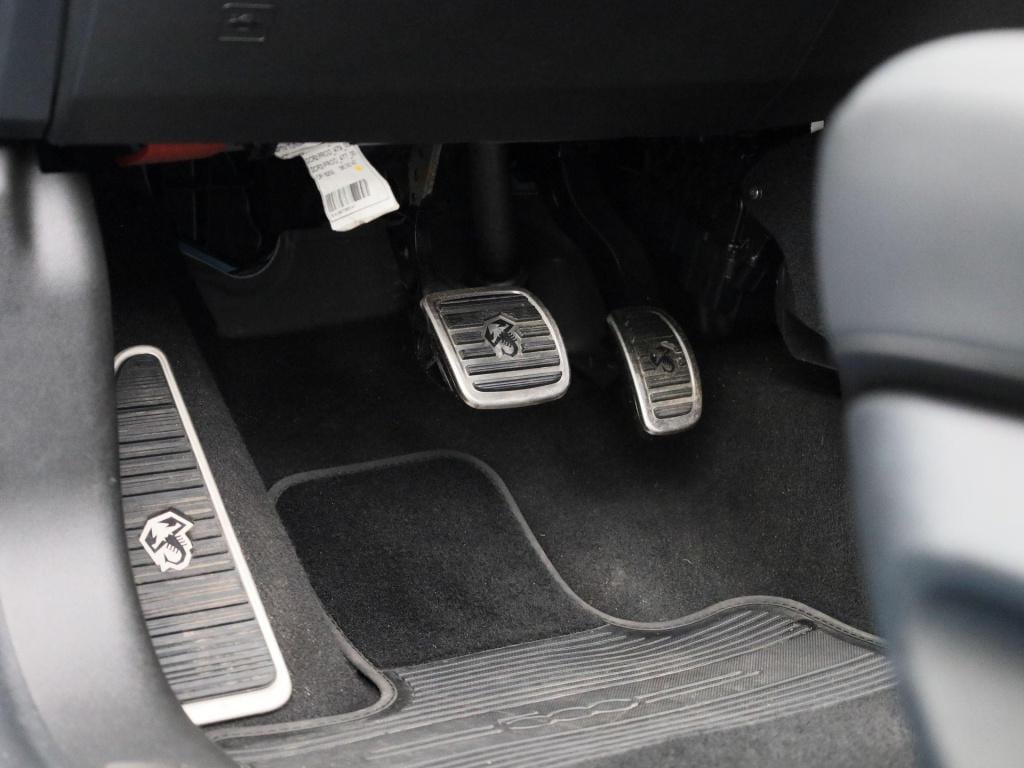 Fiat 500 C abarth scorpionissima 42 kwh | cabrio | apple carplay / android 