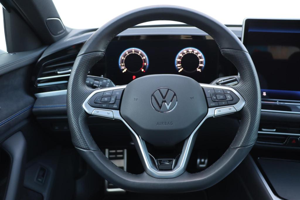 Volkswagen Passat variant 1.5 etsi r-line business dsg7 150pk