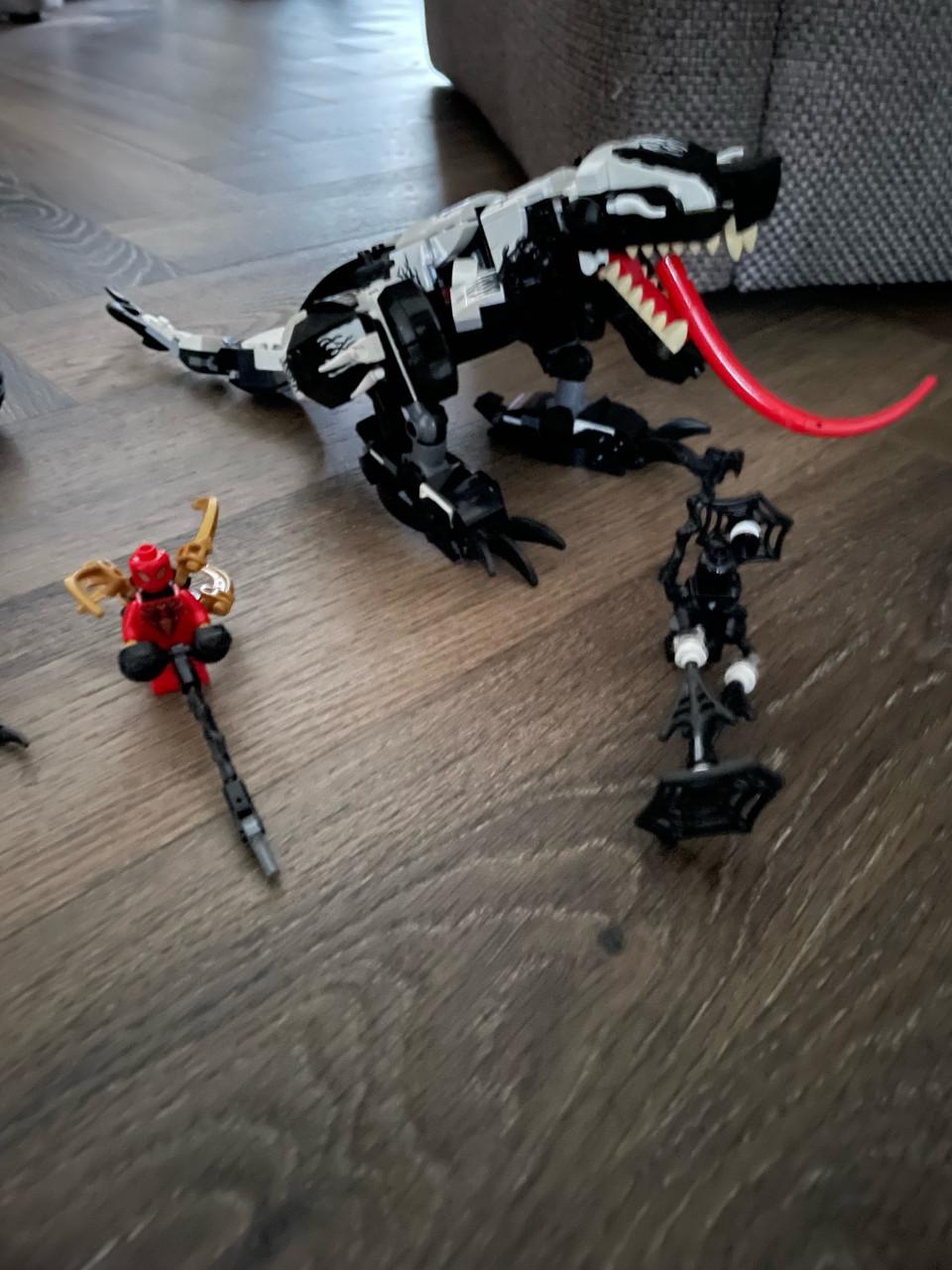 Marvel lego: Venomosaurus hinderlaag 76151