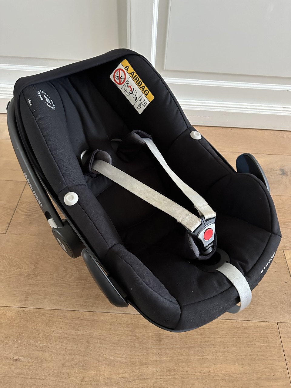 Maxi-Cosi Pebble Pro + FamilyFix3 Isofix base