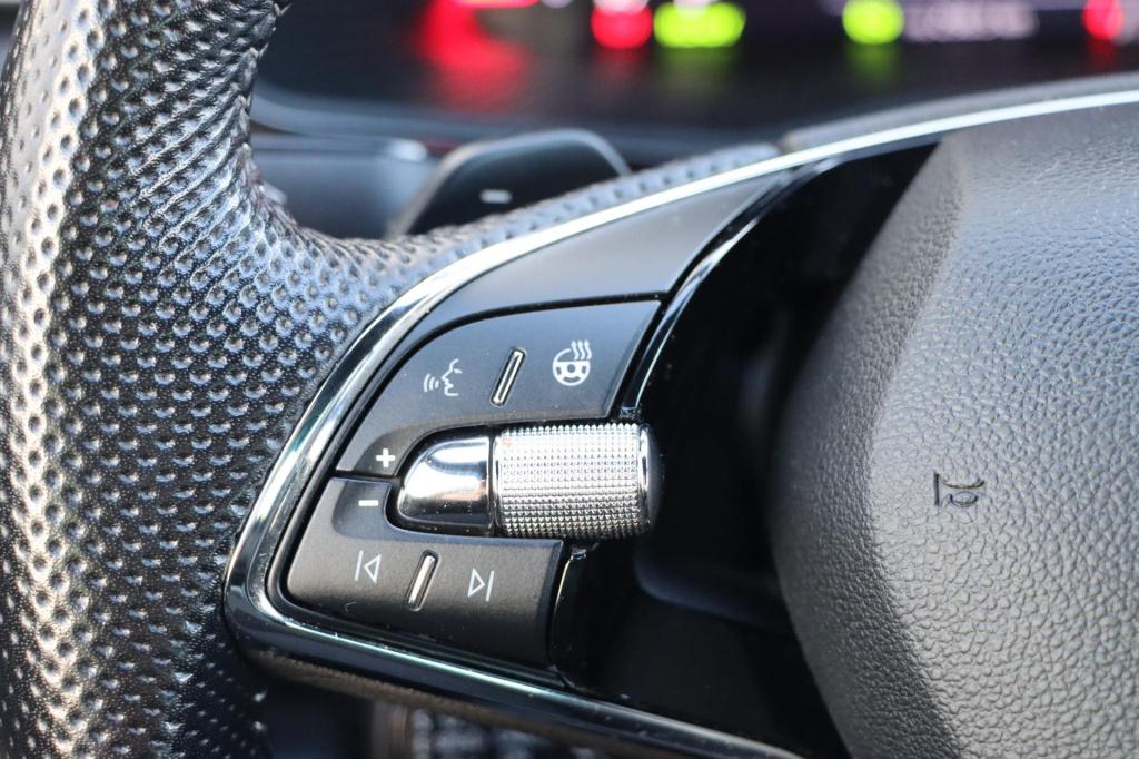 Skoda Superb combi 1.4 tsi iv sportline business 218pk dsg6