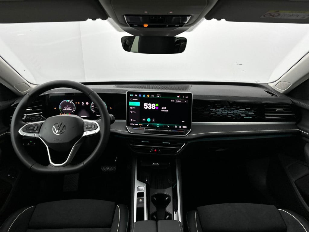 Volkswagen Passat variant elegance business 1.5 ehybrid 150 kw / 204 pk var