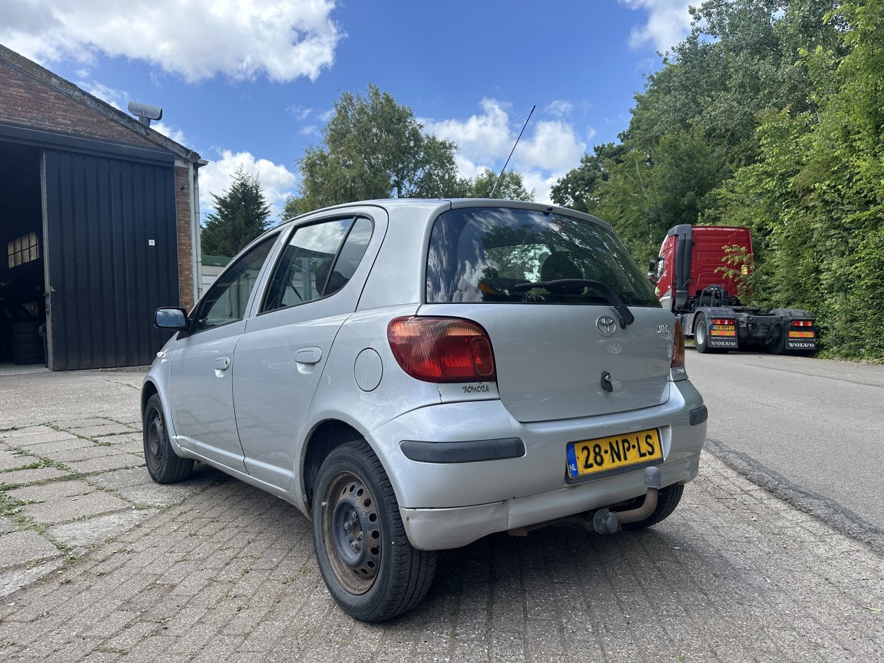 Toyota Yaris 1.0 16V 5DR