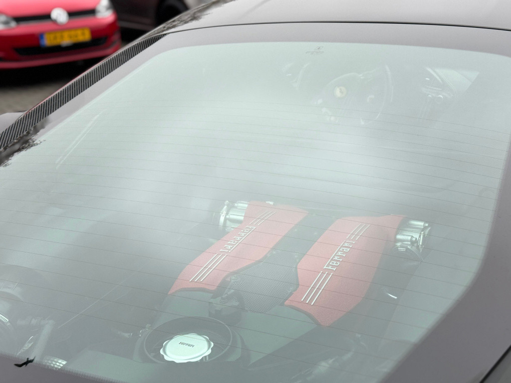 Ferrari 488 3.9 gtb hele * daytona seats * carbon driver zone * dealer onde