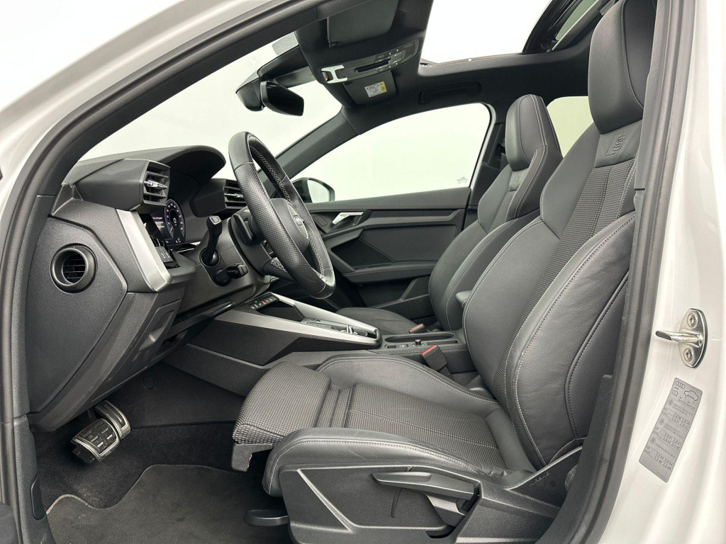 Audi A3 sportback 45 tfsi e s-line pano b&o matrix carplay