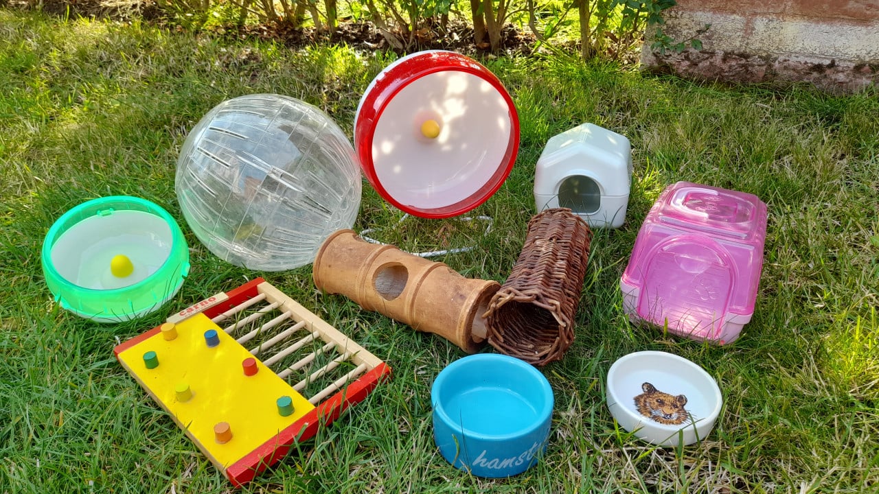 Knaagdierenkooi/ Hamsterkooi incl. veel toebehoren (zie foto's)