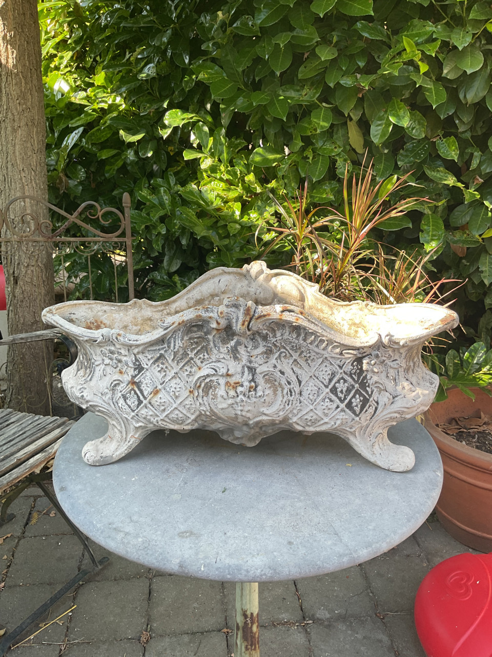 Gietijzeren jardinière
