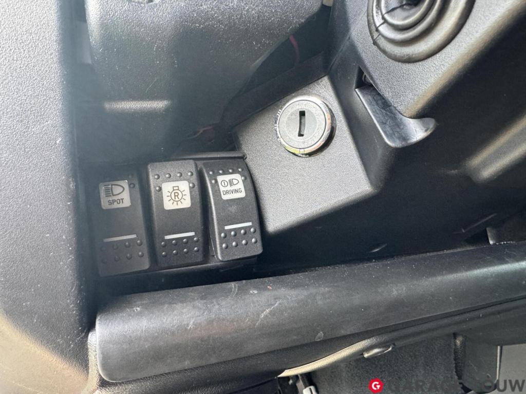 Land Rover Defender 2.2 d sw 90" adventure+ limited edition