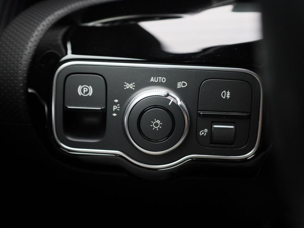 Mercedes-Benz A-Klasse 250 e luxury line | automaat | navigatie | apple car