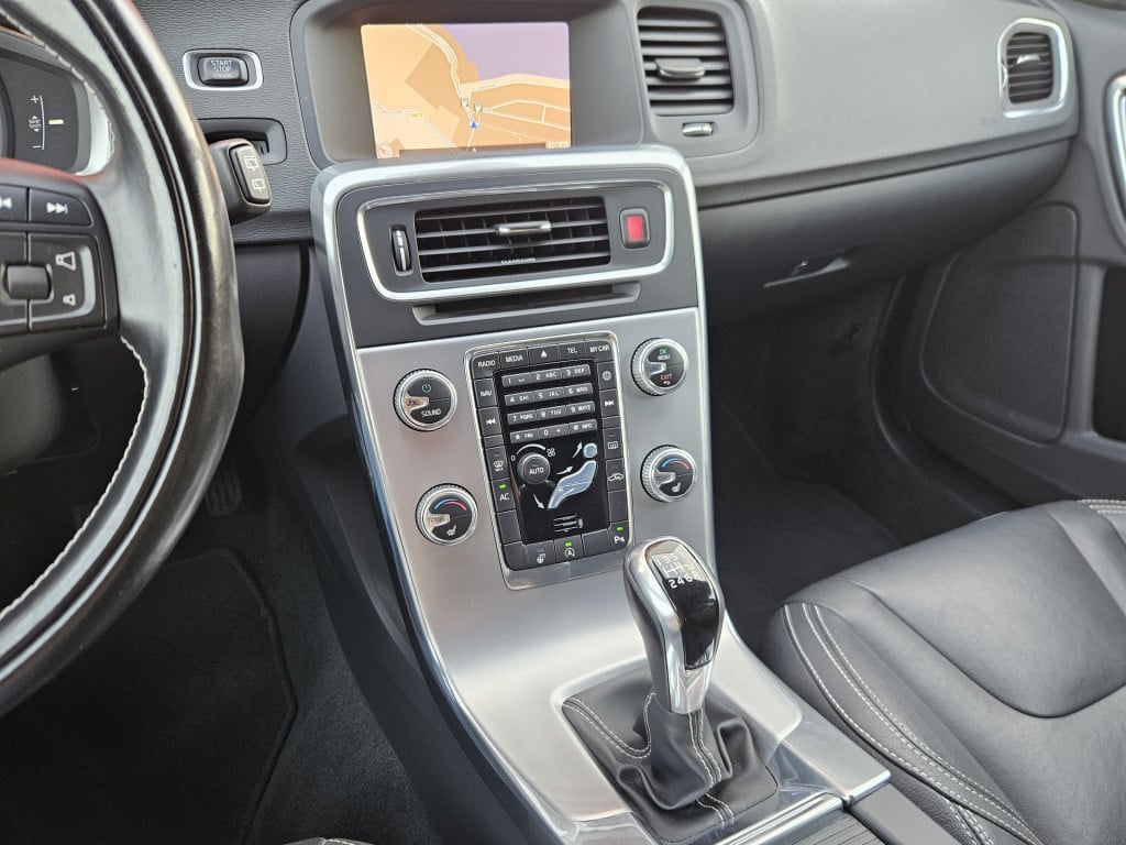 Volvo V60 2.0 t4 r-design | full option | stoel/stuur verw.