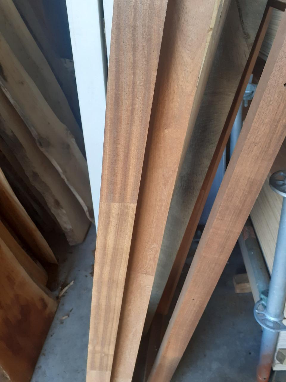 2 nieuwe hardhouten kozijn 73 x 222 voor 100 euro