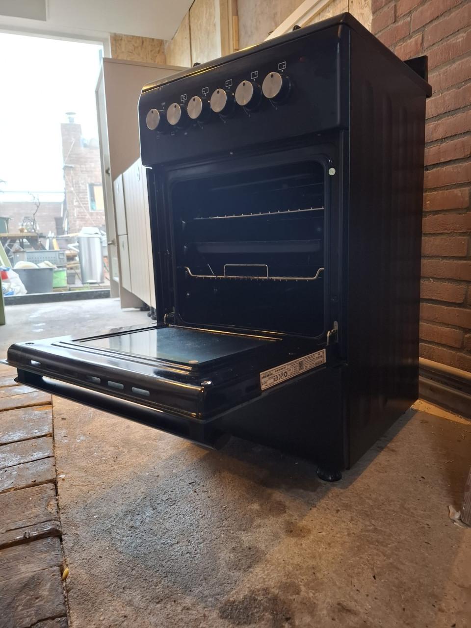 Kooktoestel met oven