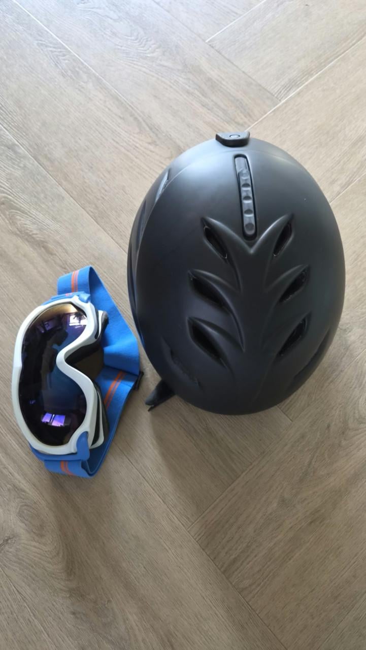 Crivit Ski- en Snowboardhelm met Skibril - Maat M