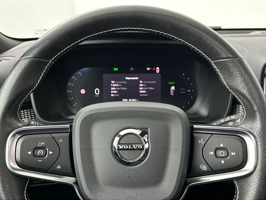 Volvo XC40 p8 408pk awd recharge r-design| pano| 360camera| h&k audio|