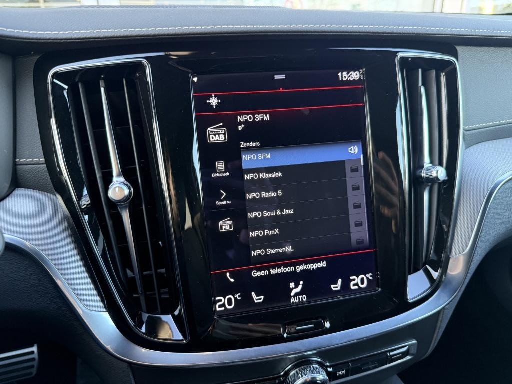 Volvo V60 t6 340pk recharge r-design| panodak| adap.cruise| trekhaak| 360c