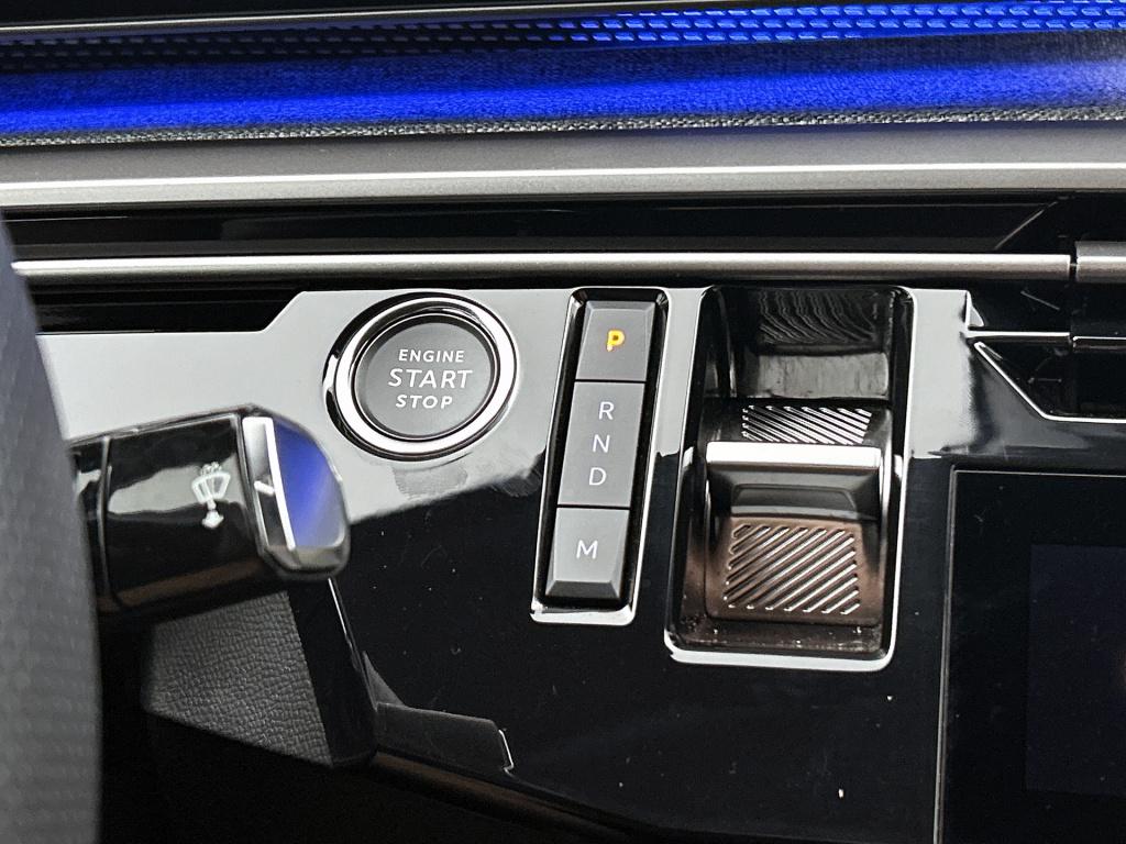 Peugeot 3008 1.2 hybrid 145 gt | rijklaar |