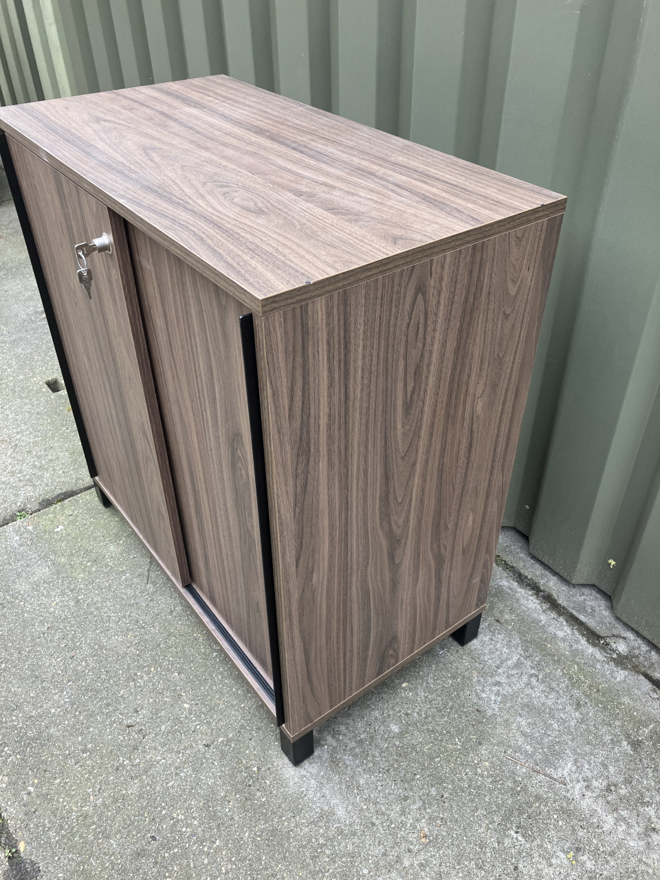 Houten schuifdeurkast